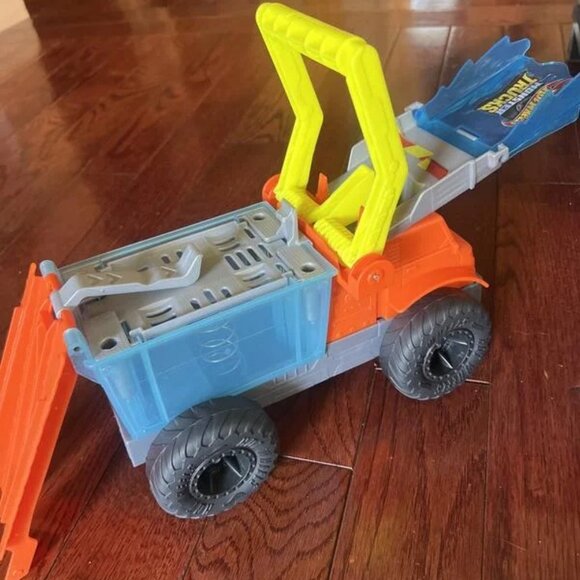 Hot Wheels Monster Trucks Arena Smashers Color Shifters 5 Alarm Rescue - Picture 7 of 7